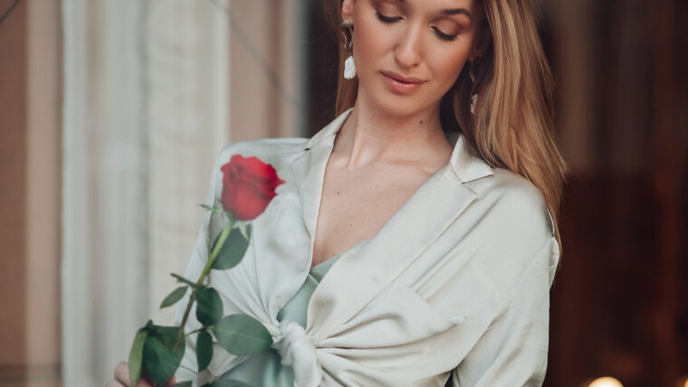 The Power of Femininity: How to Use Your Feminine Energy to Get What You Want 1 The Power of Femininity: