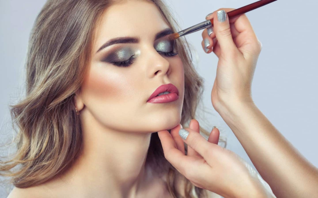 The Most Common Makeup Tricks and Tips Used by Trans Women: Beyond the Feminine Face 2 1136885011
