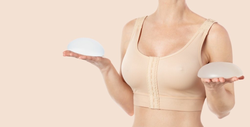 For a Feminine and Striking Breast Silhouette: Breast Implants or Fat Transfer? 2 breast augment